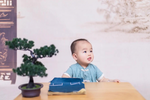 供卵试管代怀生子费用二个月宝宝做哪些训练